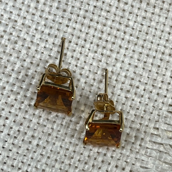 Vintage 14K Yellow Gold Princess Cut Citrine Stud Earrings - Picture 5 of 17